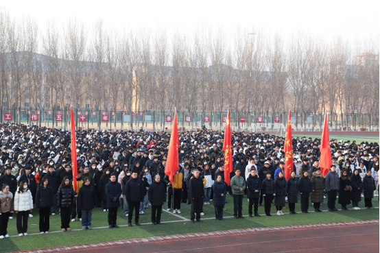 我校舉行“賡續(xù)雷鋒精神 奮斗成就夢(mèng)想”2024年春季學(xué)期“開(kāi)學(xué)第一課”主題升國(guó)旗儀式