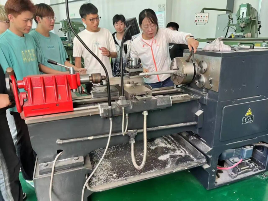 精準把脈提質(zhì)增效 共繪教學發(fā)展新篇章——我校2023-2024學年第二學期期中同行聽課活動圓滿收官
