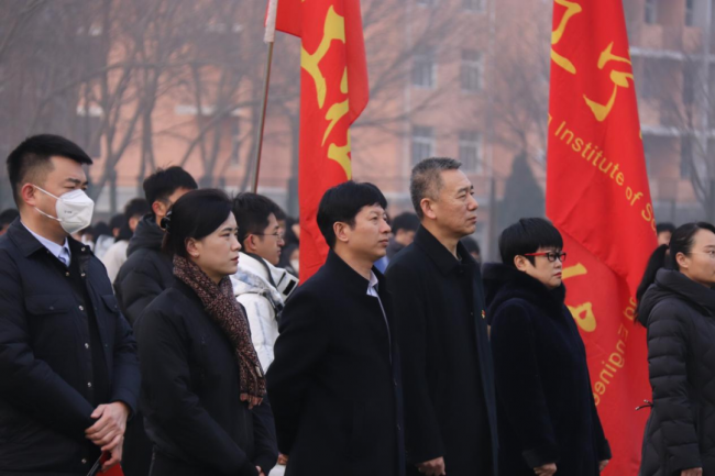 傳承雷鋒精神，爭(zhēng)做時(shí)代新人｜我校舉行2023年春季學(xué)期“開(kāi)學(xué)第一課”主題升旗儀式